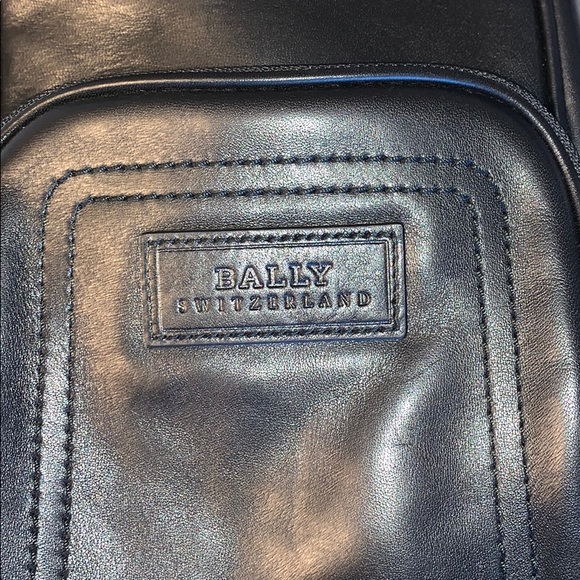 BRAND NEW! BALLY Thoma Slingpack